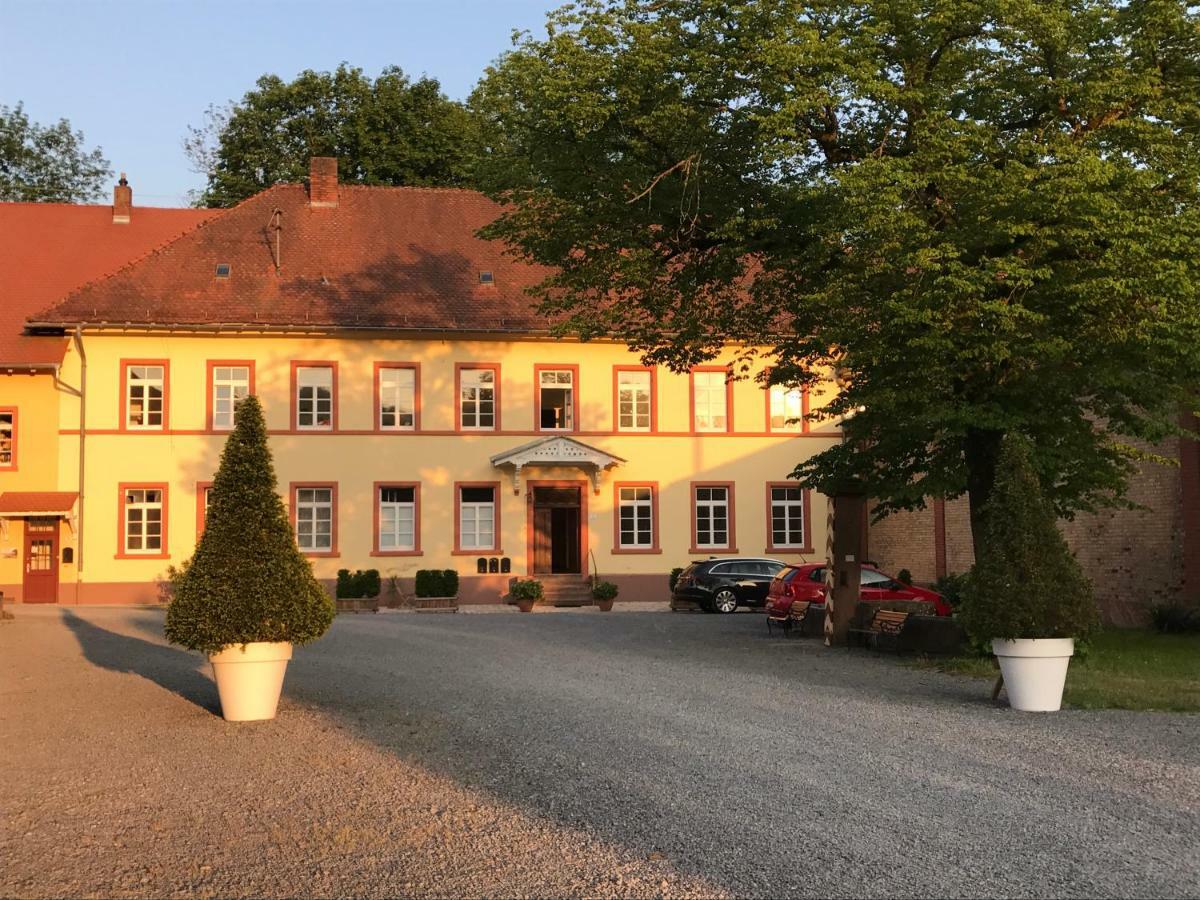 Wiesenbach Elegantes Gaesteapartment Verano In Schloss Und Hofgut Langenzell מראה חיצוני תמונה